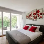 Linda Terrace By Quokka 360 - Modern With Spacious Private Terrace