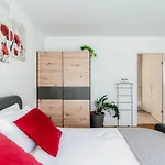 Linda Terrace By Quokka 360 - Modern With Spacious Private Terrace Apartman