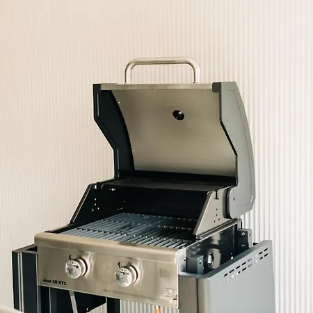 Linda Terrace By Quokka 360 - Modern One-bedroom Flat With Sun Terrace Lägenhet *