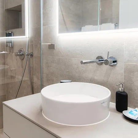 Linda Terrace By Quokka 360 - Modern One-bedroom Flat With Sun Terrace *