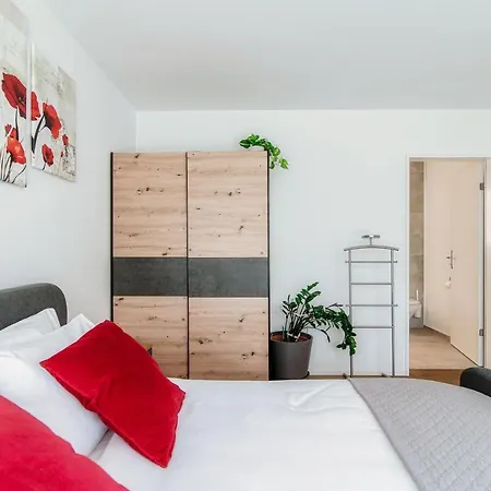 Linda Terrace By Quokka 360 - Modern One-bedroom Flat With Sun Terrace Lägenhet