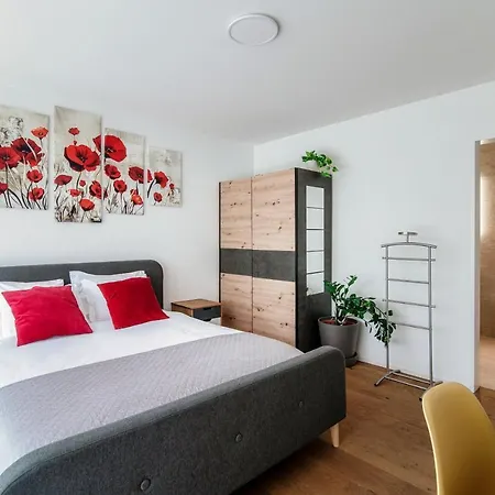 Apartman Linda Terrace By Quokka 360 - Modern One-bedroom Flat With Sun Terrace